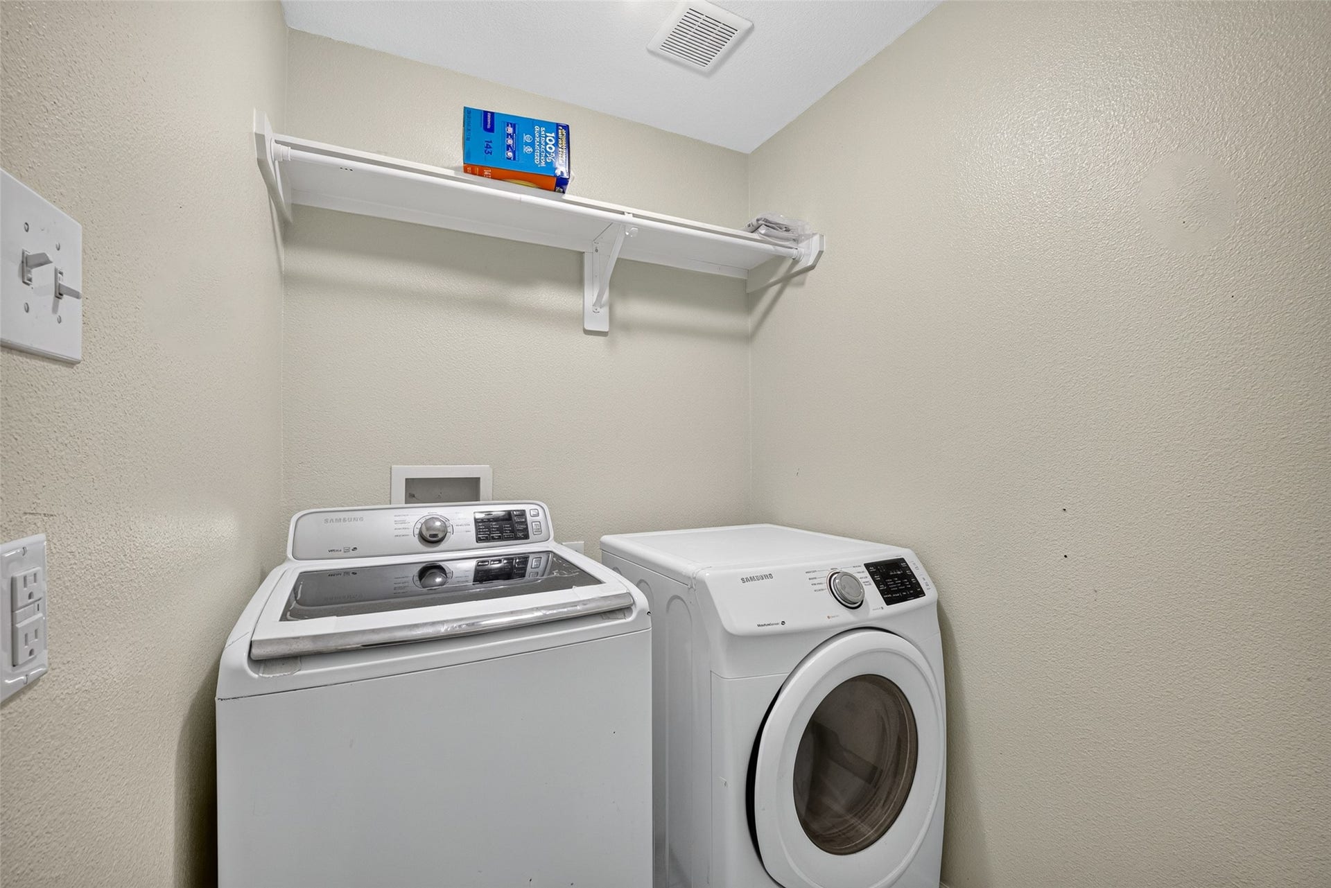 7002 Leader Street, Houston, TX 77074 7002 Leader Street, Houston, TX 77074