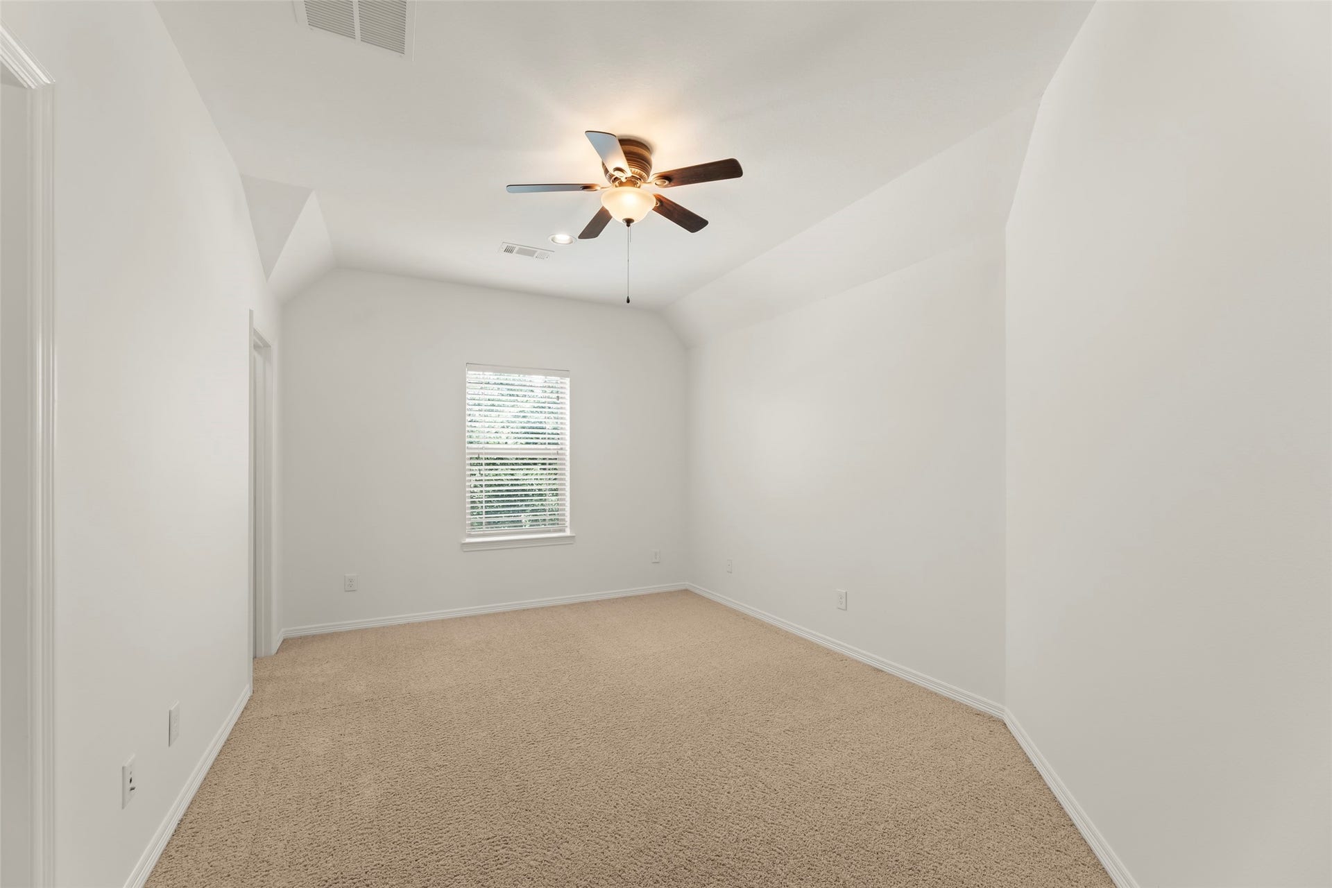 Inviting atmosphere and ample space.