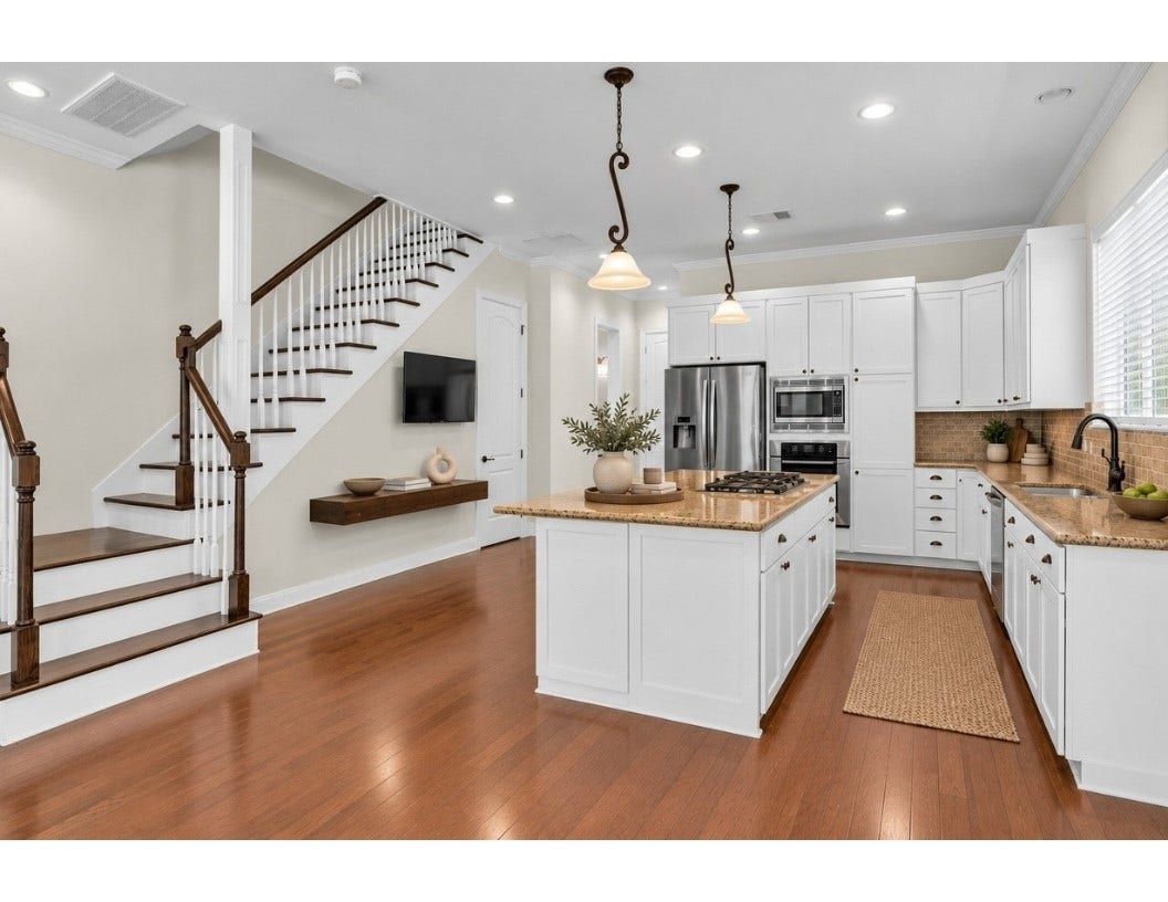 1423 Colorado Street, Houston, TX 77007 Virtually stage kitchen