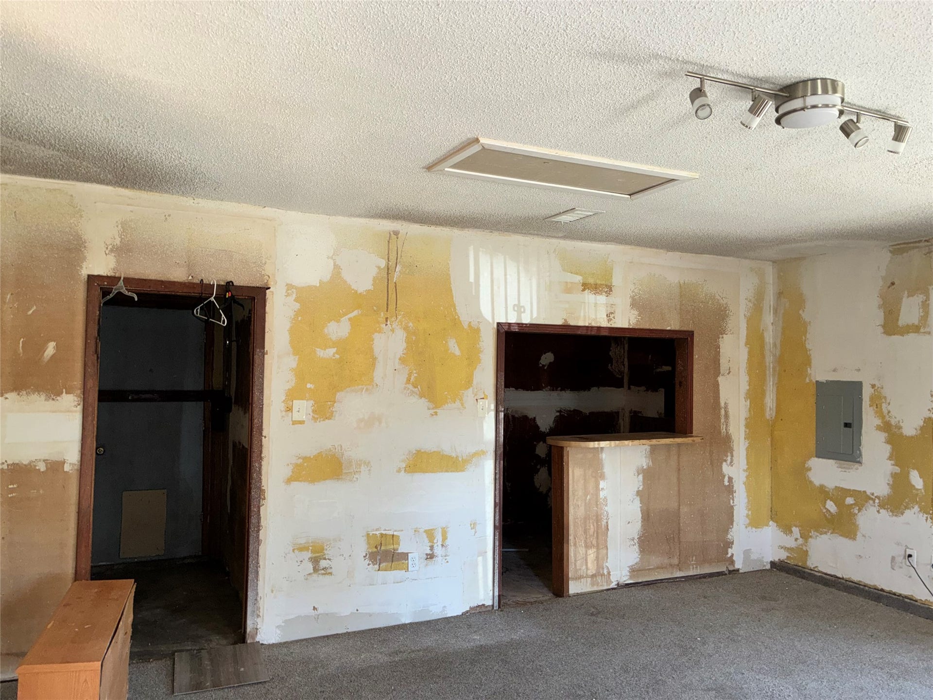 7302 Lakewood Drive, Houston, TX 77016 Den/ Family Room