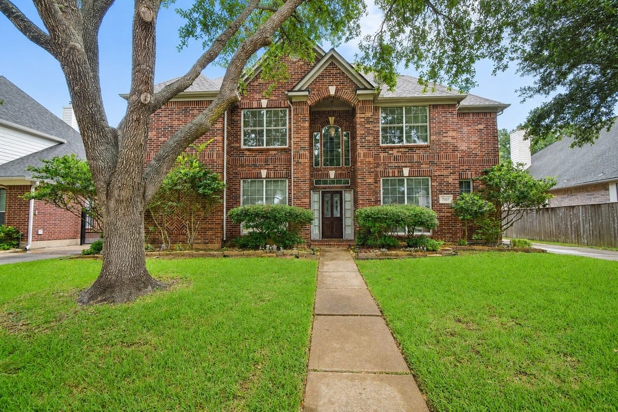 Property photo for 7207 Emerald Glen Drive, Sugar Land, TX