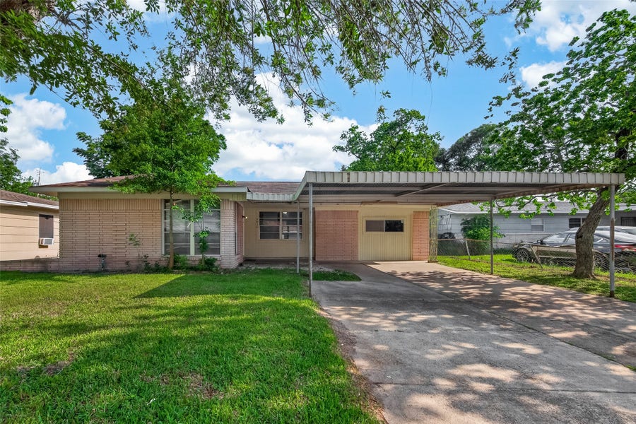 Property photo for 5810 Flamingo Drive, Houston, TX