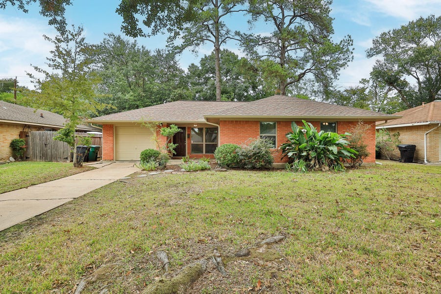 Property photo for 1018 W 31st Street, Houston, TX