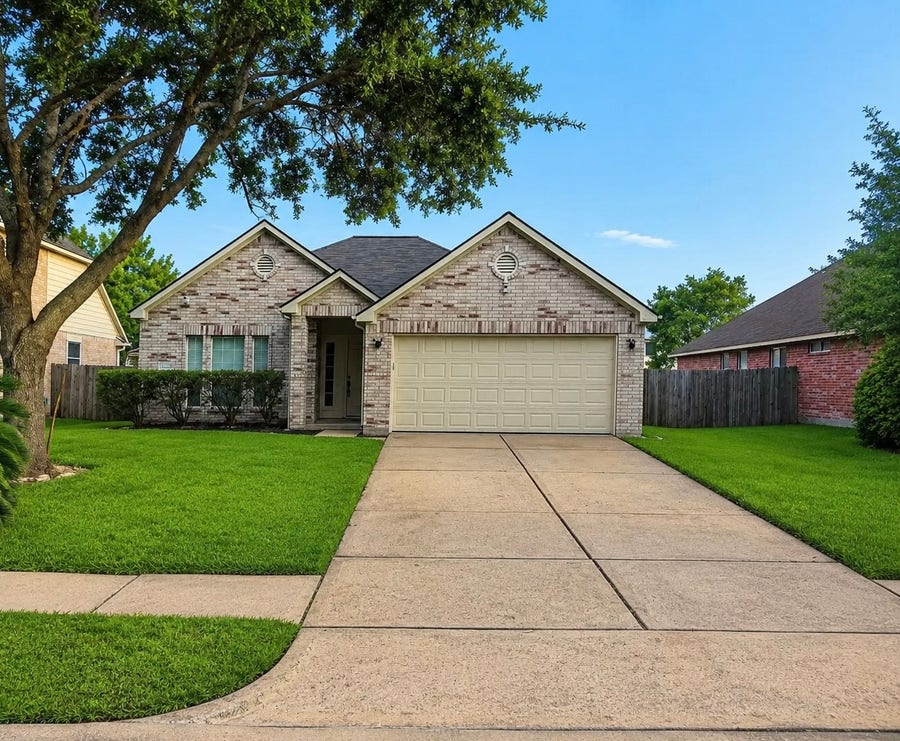 Property photo for 1039 N Teal Estates Circle, Fresno, TX