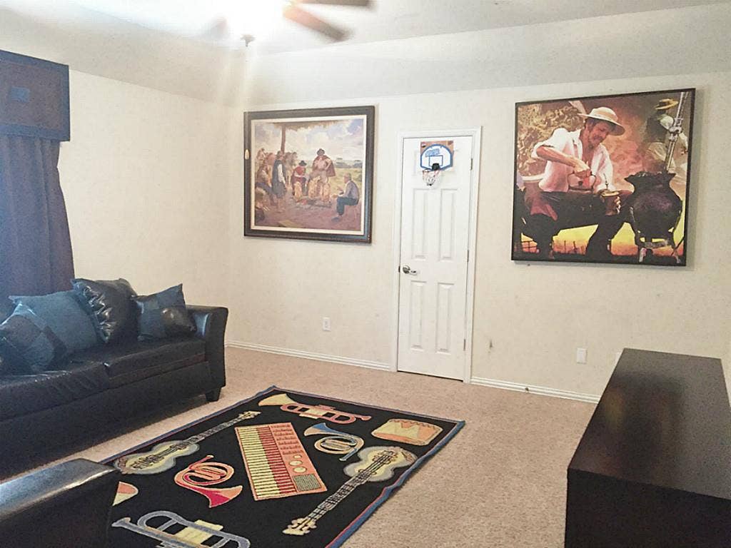 20914 Bright Lake Bend Court, Richmond, TX 77407 The upstairs gameroom has room for just about you d like to do!