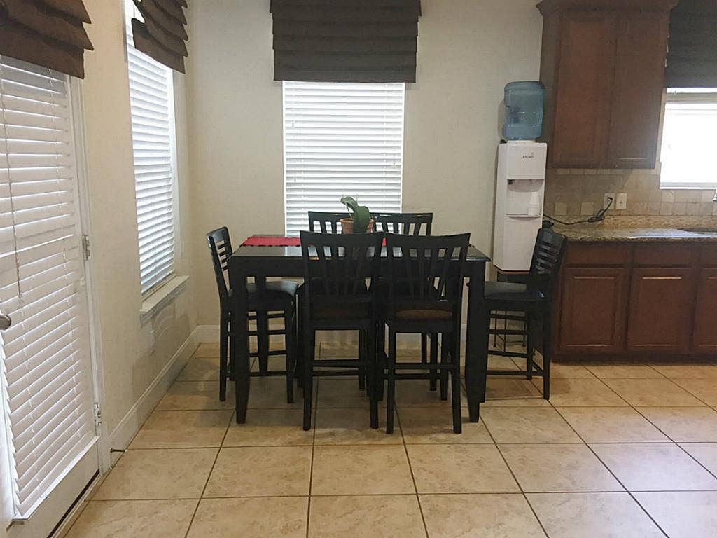 20914 Bright Lake Bend Court, Richmond, TX 77407 The breakfast area is conveniently located close to the kitchen