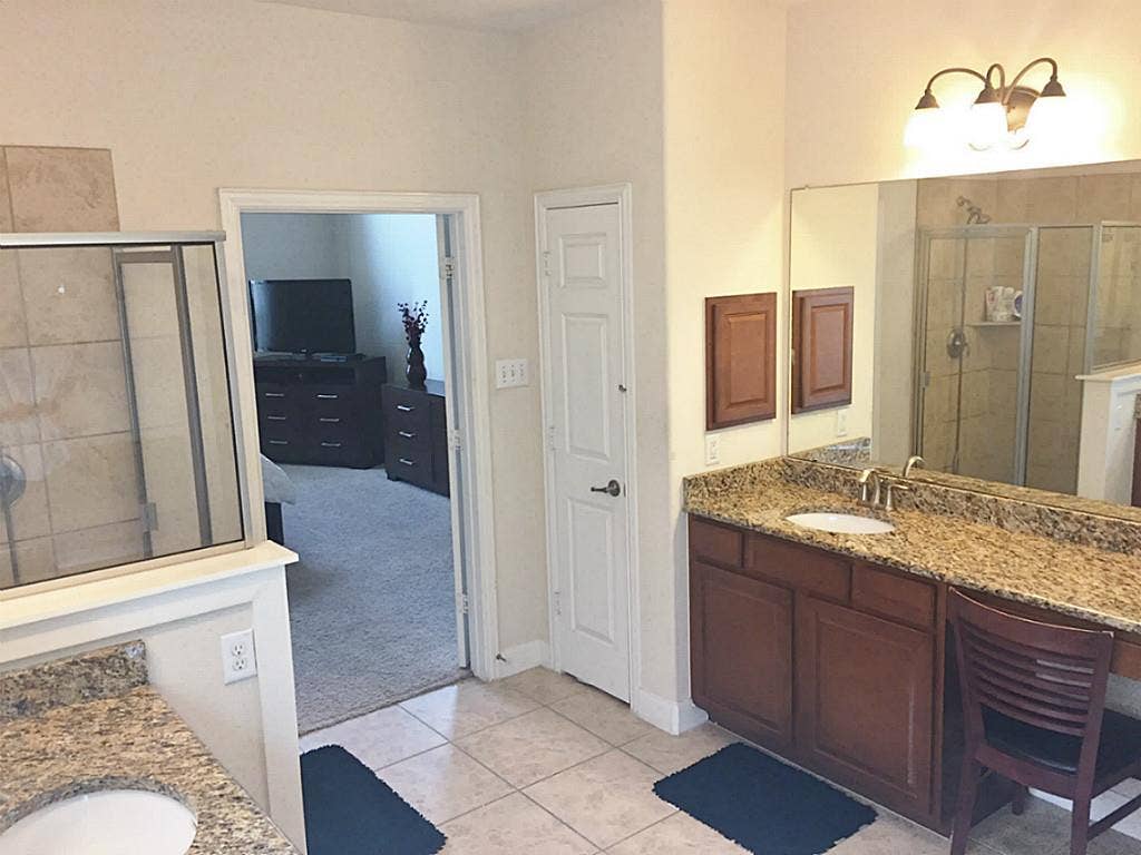 20914 Bright Lake Bend Court, Richmond, TX 77407 The master bath is large and functional!