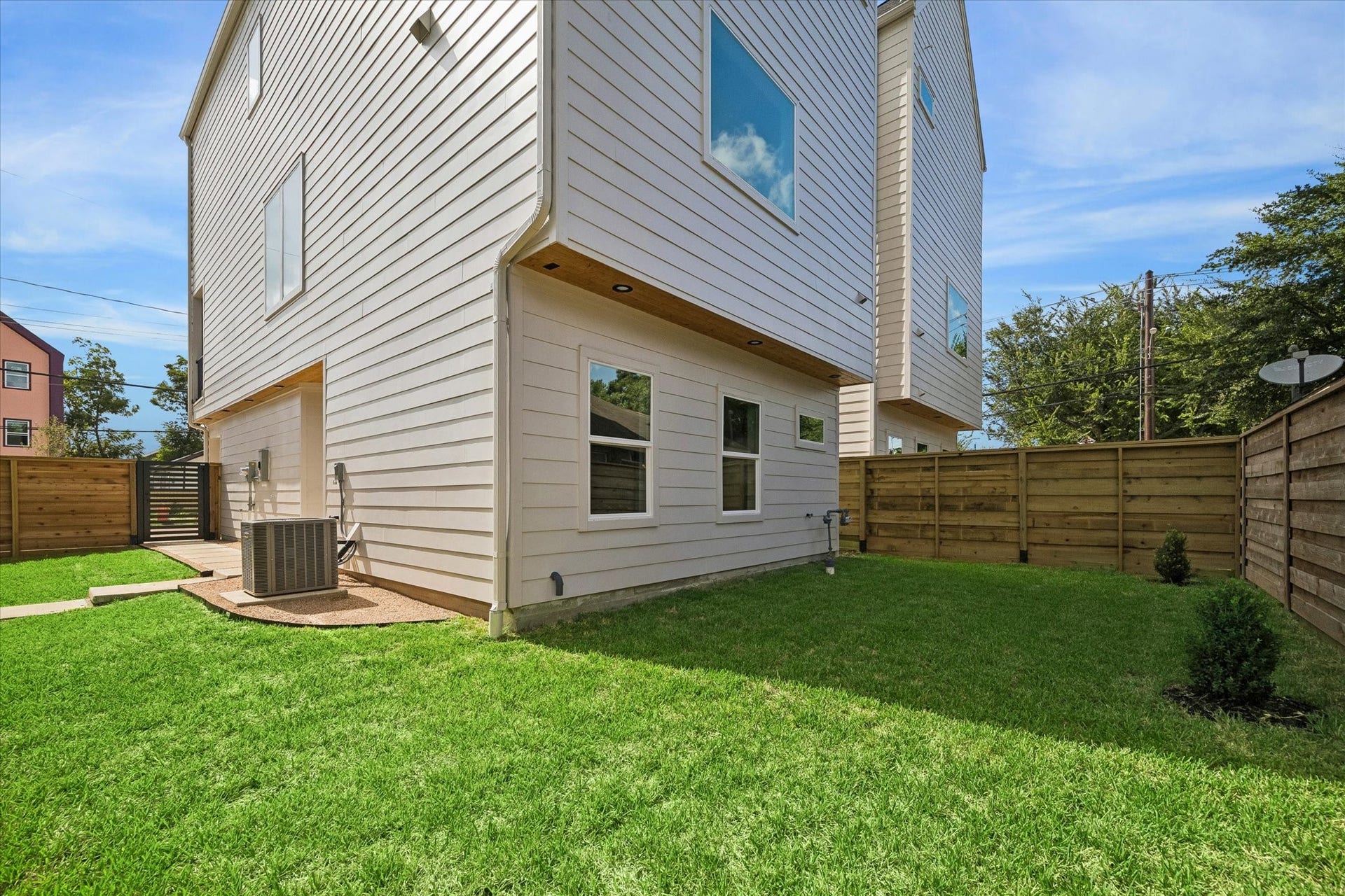 1220 Gregg Street, Houston, TX 77020 1220 Gregg Street, Houston, TX 77020