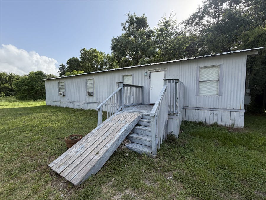 Property photo for 599 S Cochran Street, Willis, TX