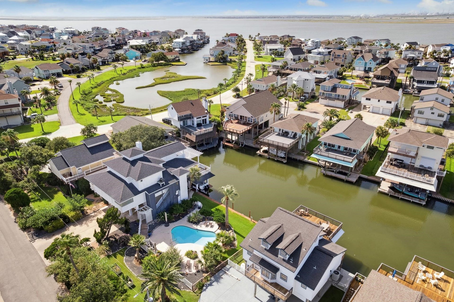 1330 Coral Way, Tiki Island, TX 77554 1330 Coral Way, Tiki Island, TX 77554