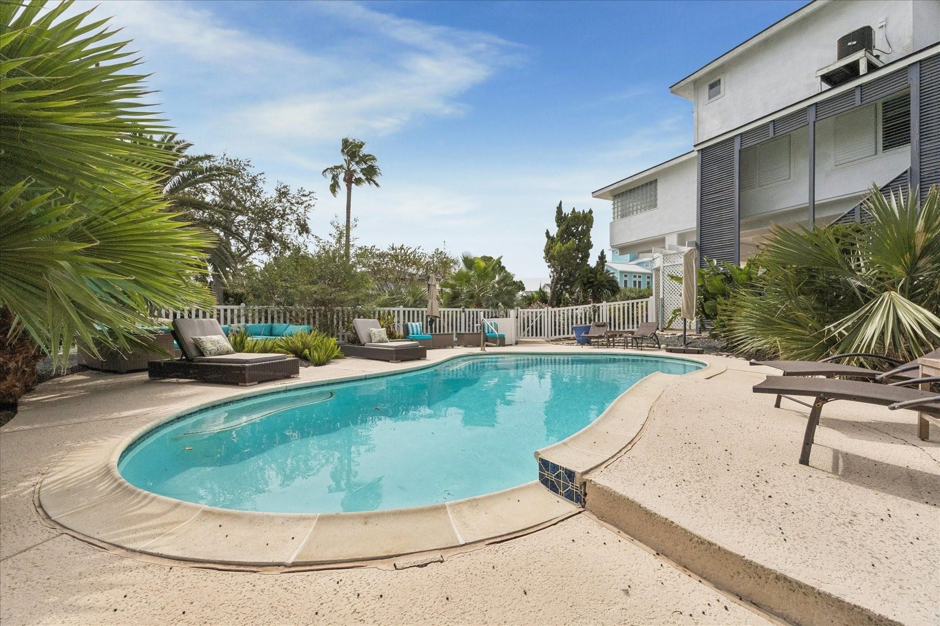 1330 Coral Way, Tiki Island, TX 77554 1330 Coral Way, Tiki Island, TX 77554