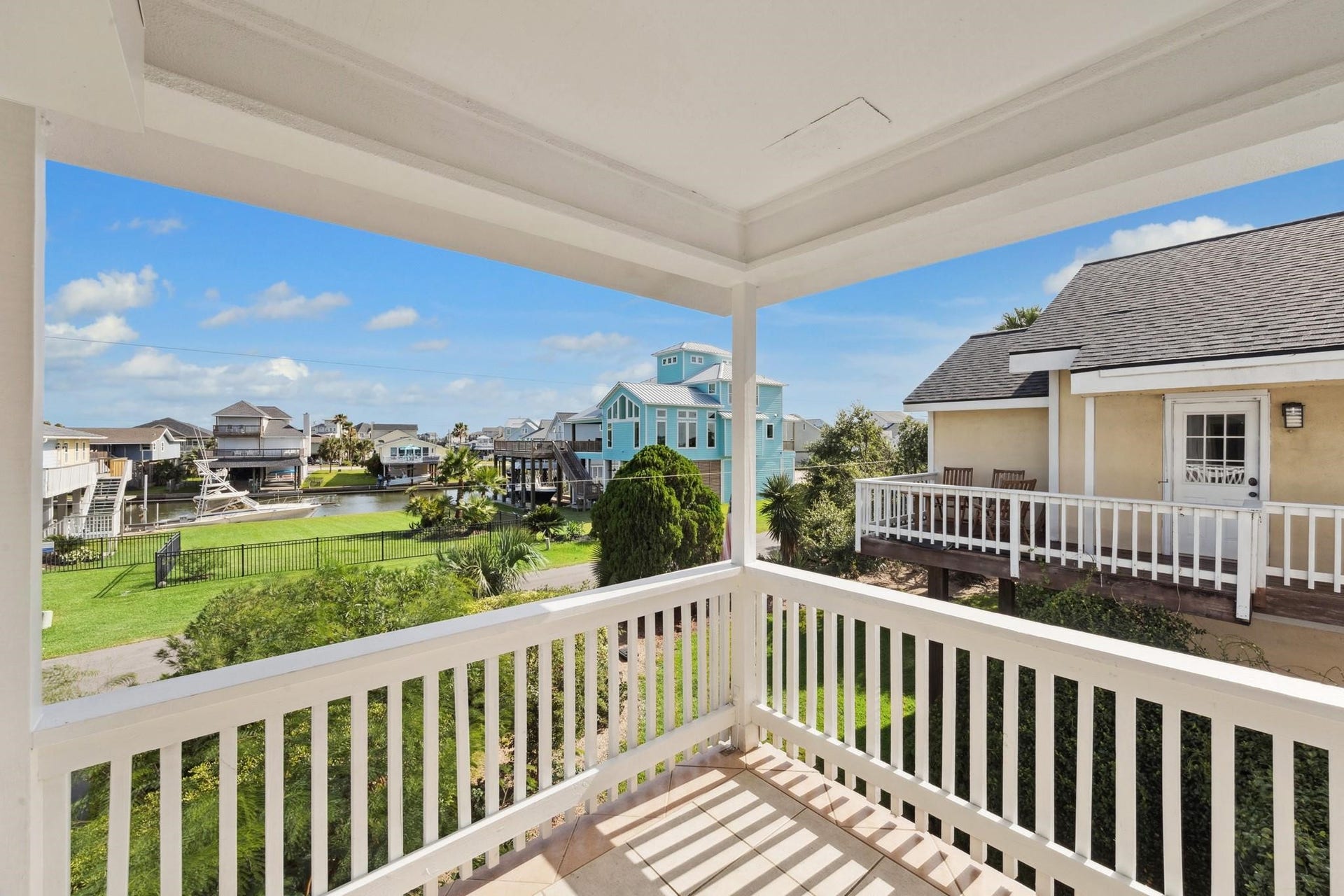 1330 Coral Way, Tiki Island, TX 77554 Deck off of primary