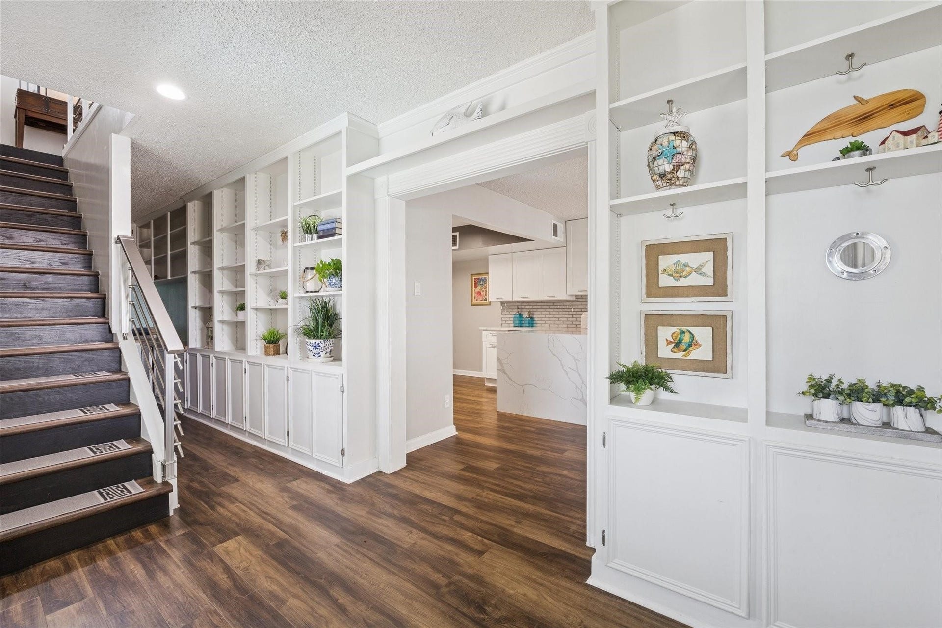 1330 Coral Way, Tiki Island, TX 77554 Entry
