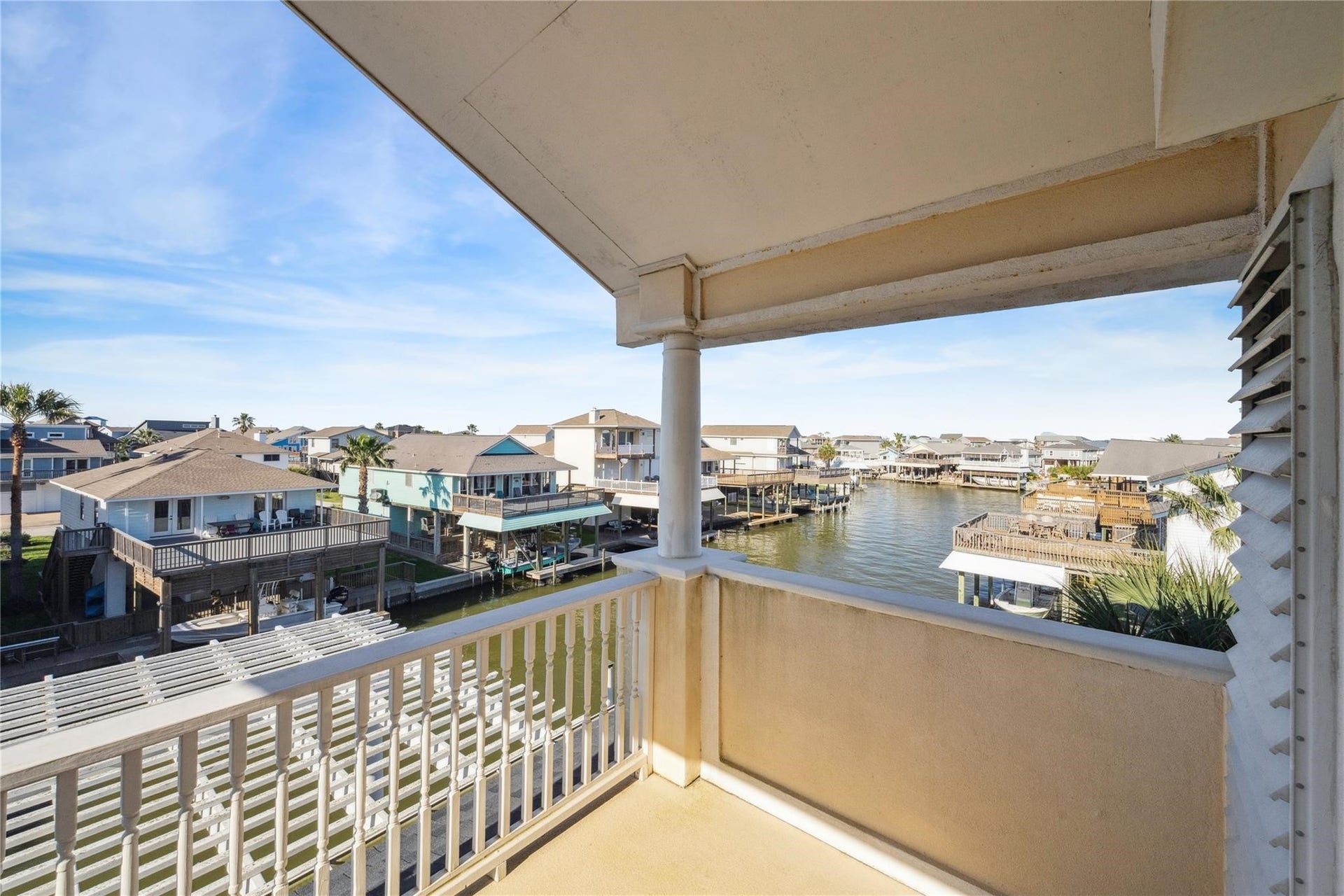 1330 Coral Way, Tiki Island, TX 77554 Deck off of the primary great water views