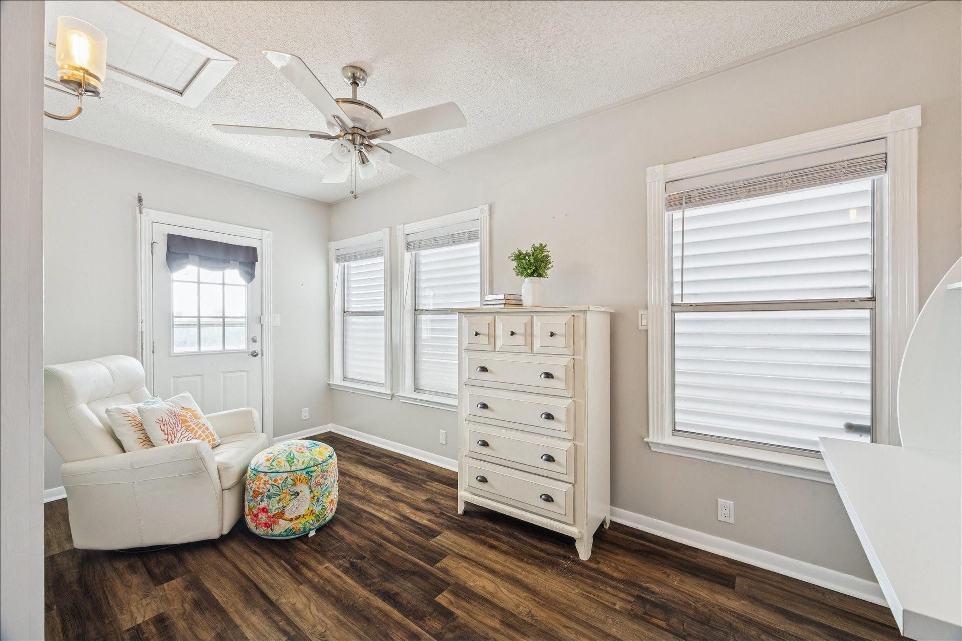 1330 Coral Way, Tiki Island, TX 77554 Extra room off of bedroom 2