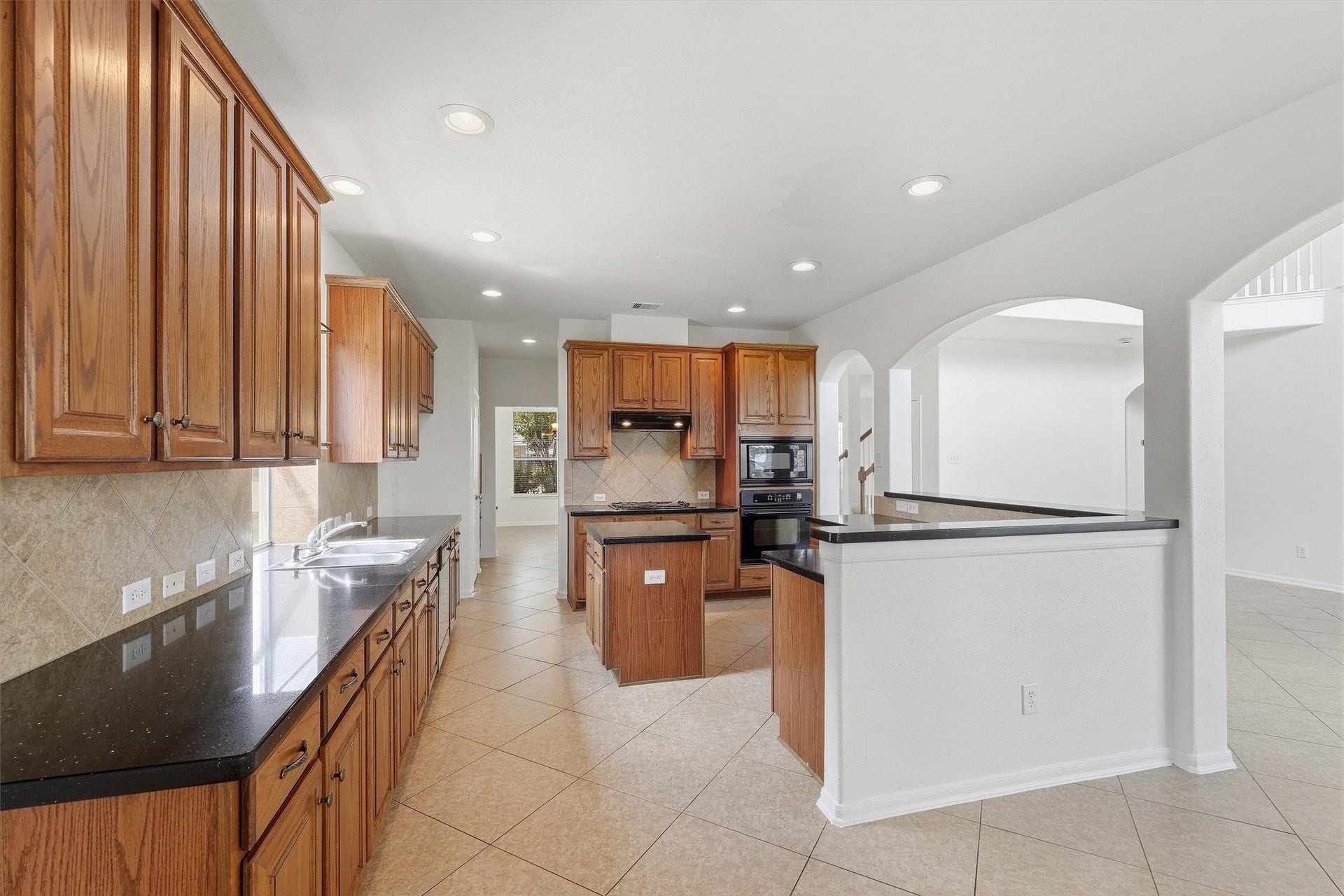 15107 Heron Meadow Lane, Cypress, TX 77429 Kitchen area & breakfast area