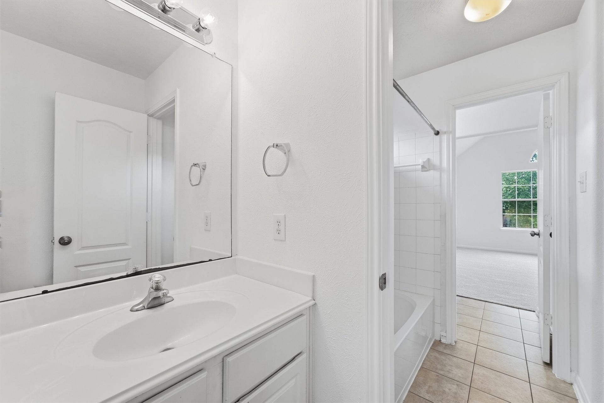15107 Heron Meadow Lane, Cypress, TX 77429 Full bathroom - upstairs