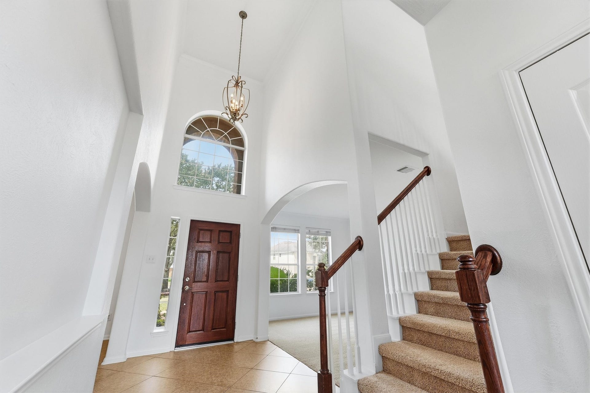 15107 Heron Meadow Lane, Cypress, TX 77429 High ceilings!
