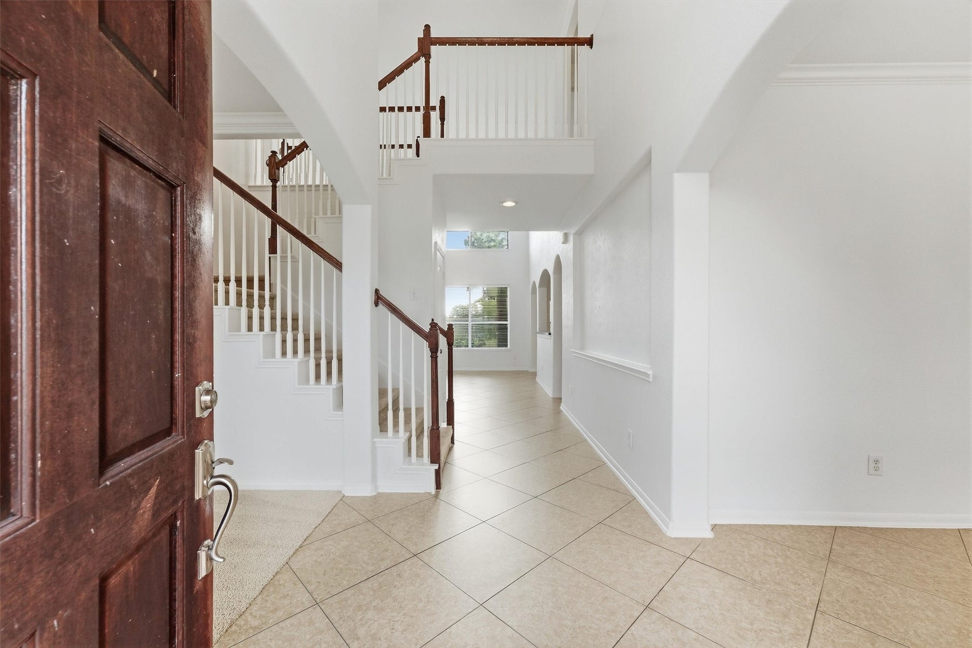 15107 Heron Meadow Lane, Cypress, TX 77429 Front entrance staircase