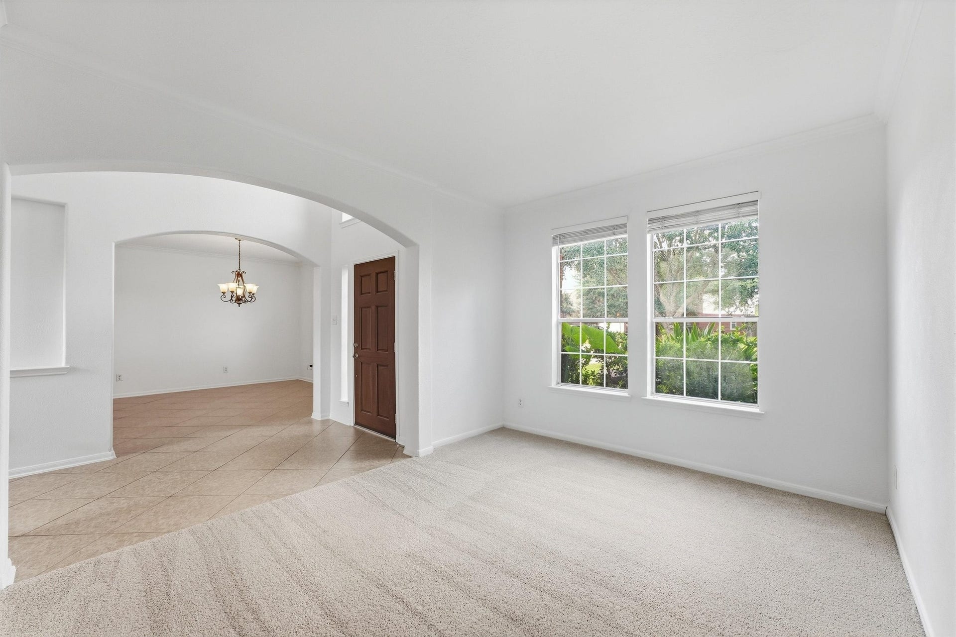 15107 Heron Meadow Lane, Cypress, TX 77429 Living room 1