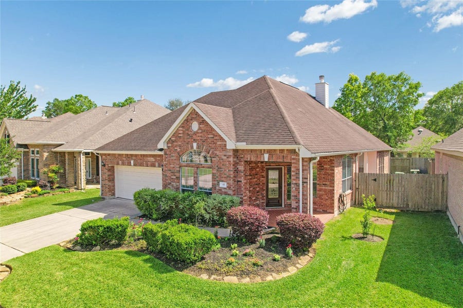 Property photo for 43 Tarrytown Way, Conroe, TX