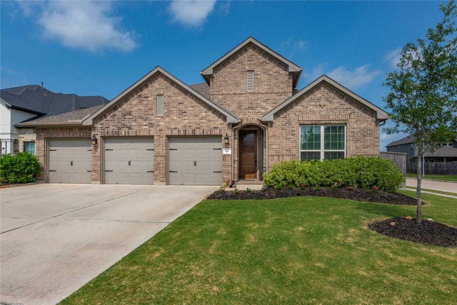 Property photo for 9211 Lowell Cliff Drive, Cypress, TX