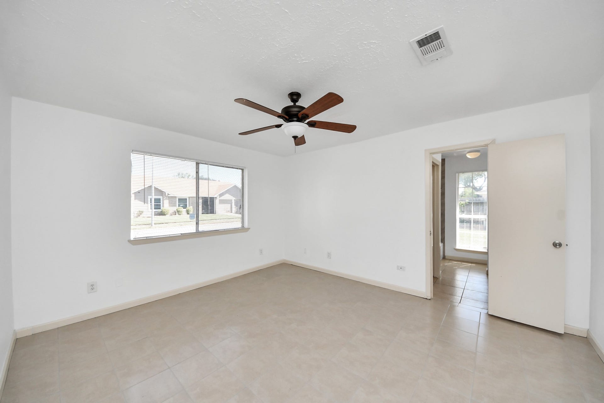 3607 Cheaney Drive, Houston, TX 77066