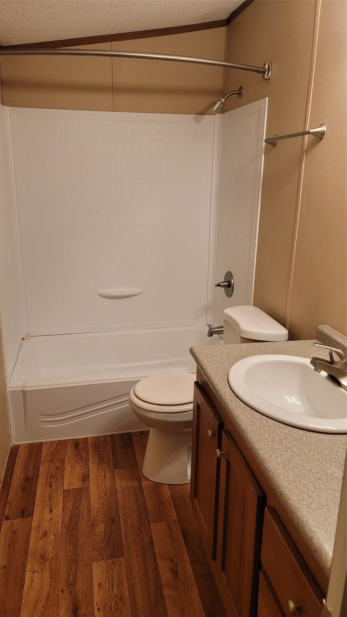 23807 Brushy Oaks Street, Hockley, TX 77447 Main bathroom
