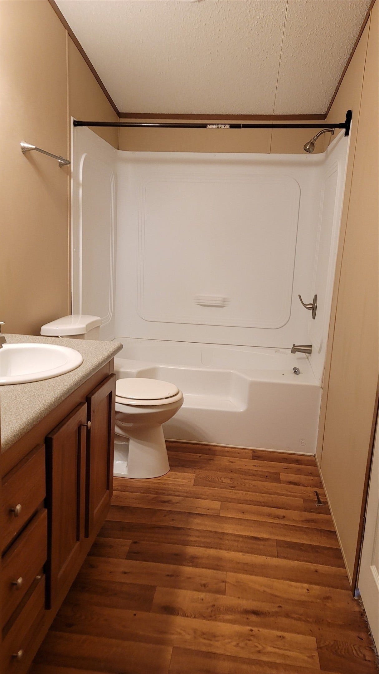 23807 Brushy Oaks Street, Hockley, TX 77447 Primary bathroom