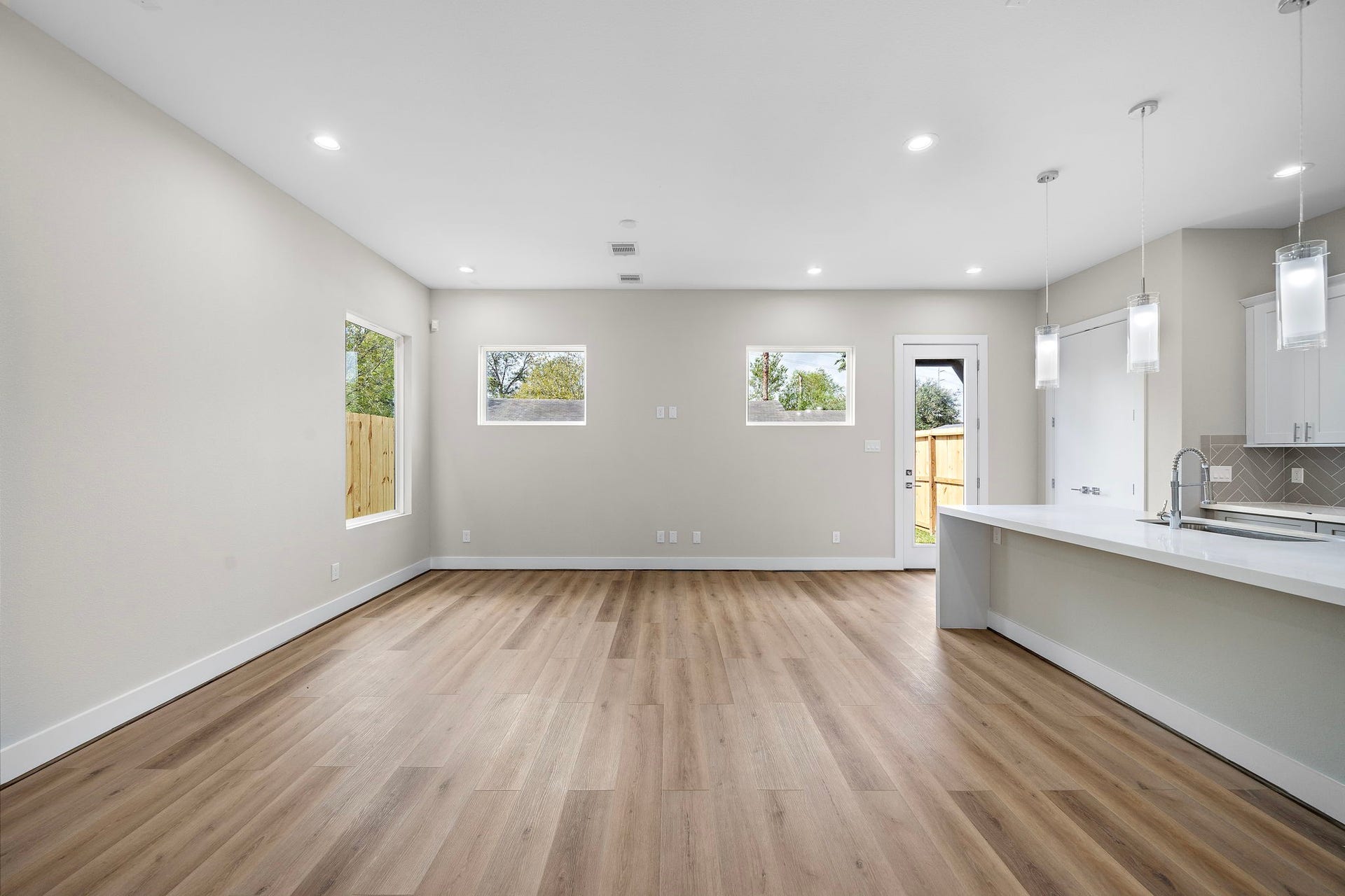 8120 Esther Acres Lane, Houston, TX 77088 8120 Esther Acres Lane, Houston, TX 77088