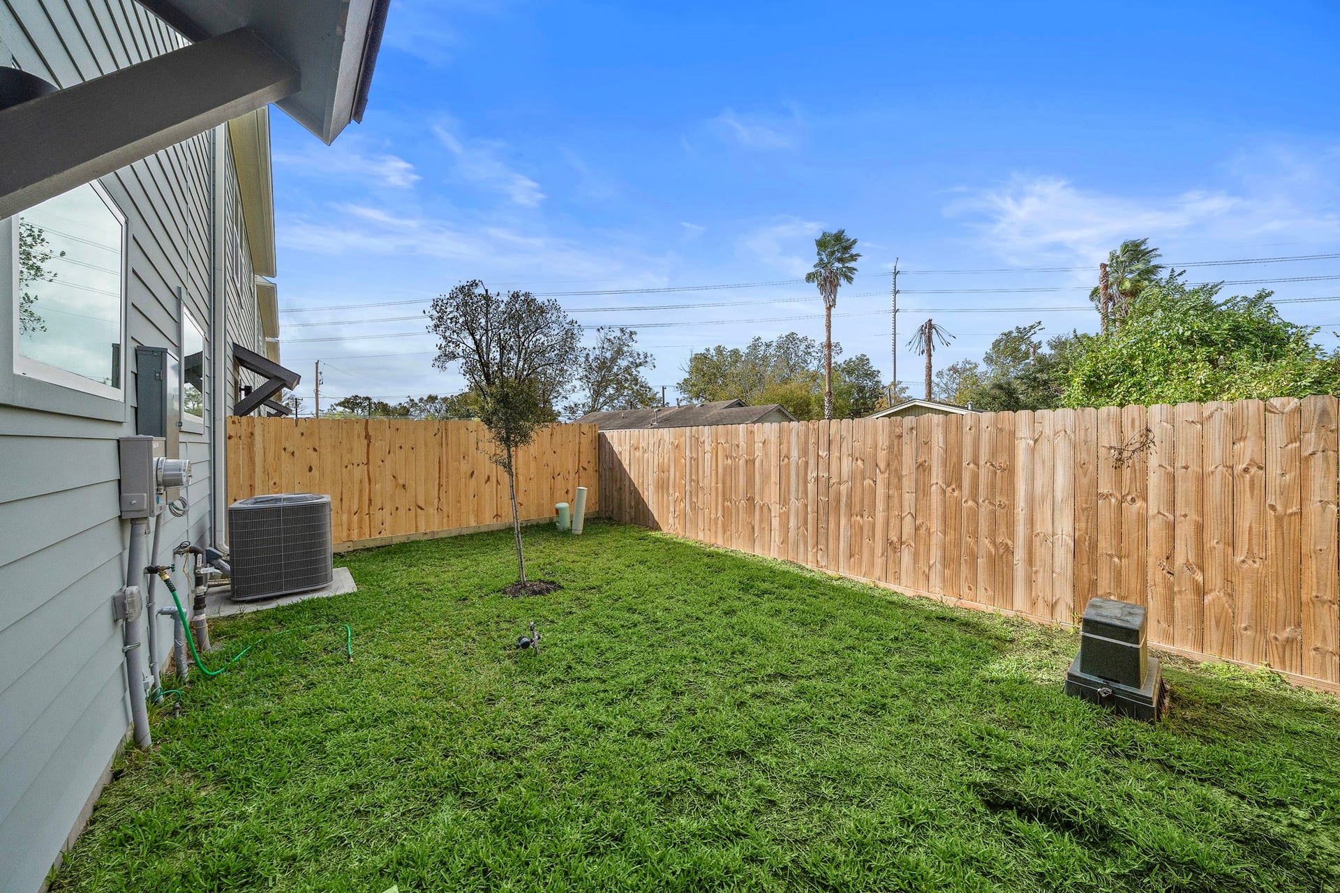 8120 Esther Acres Lane, Houston, TX 77088 8120 Esther Acres Lane, Houston, TX 77088