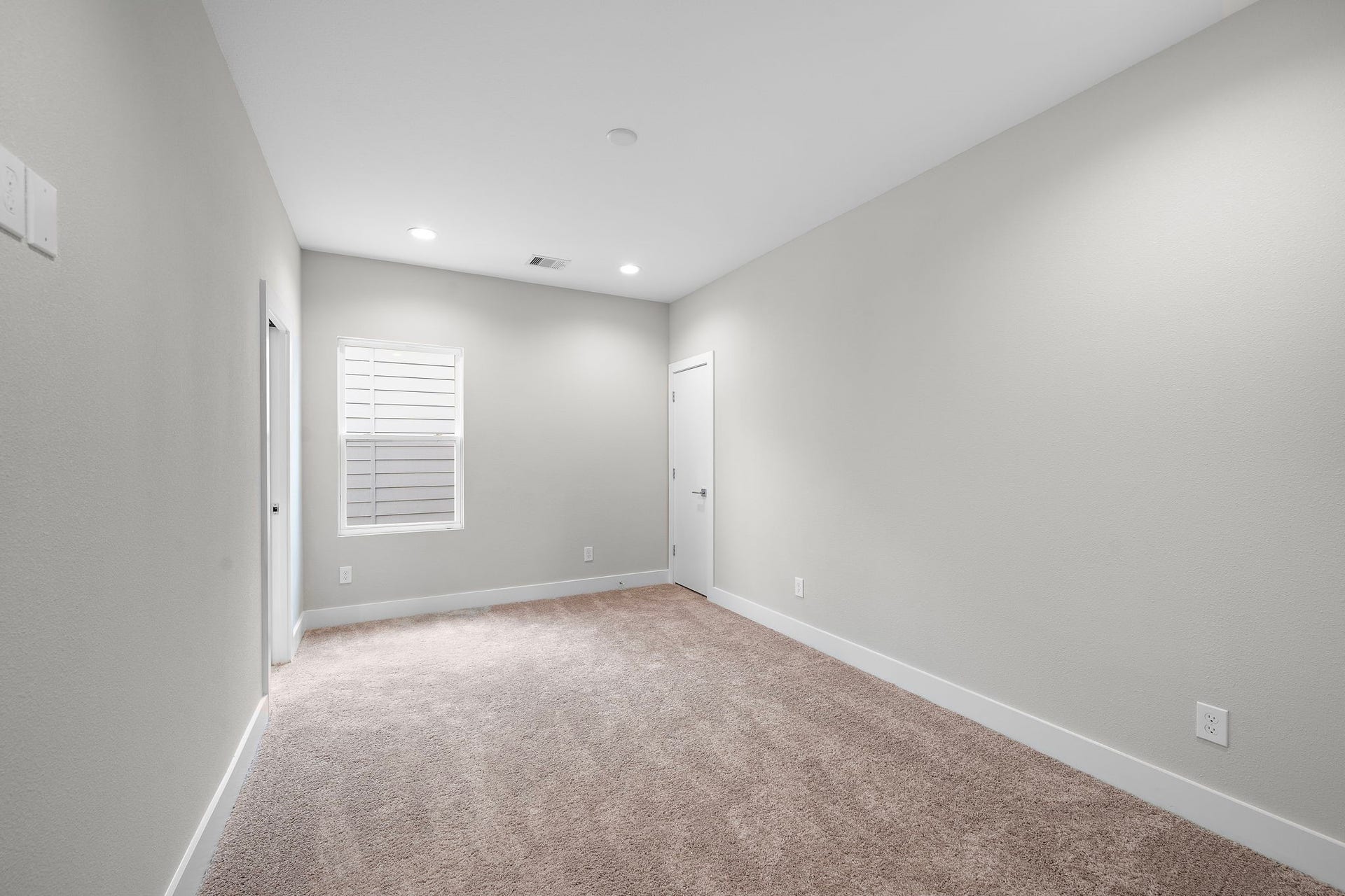 8120 Esther Acres Lane, Houston, TX 77088 8120 Esther Acres Lane, Houston, TX 77088