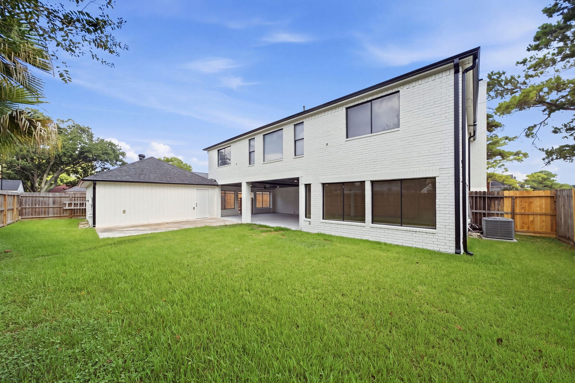 2304 Eagles Way, Pearland, TX 77581 Generous backyard provides a blank canvas for outdoor living, entertaining and a future pool.