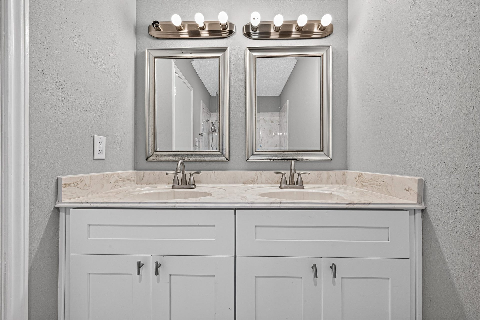 3022 Mosby Drive, Sugar Land, TX 77479 3022 Mosby Drive, Sugar Land, TX 77479