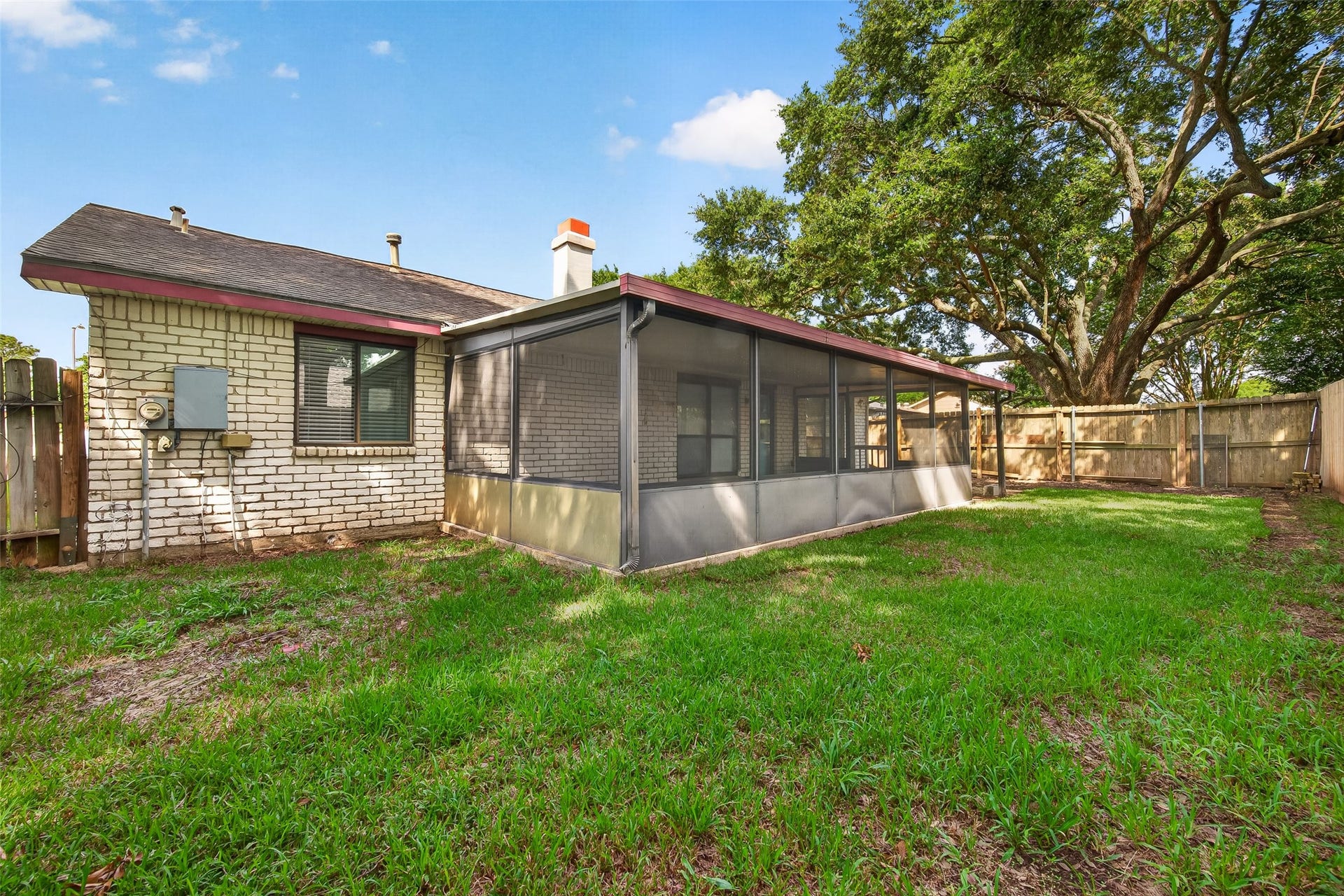 3022 Mosby Drive, Sugar Land, TX 77479 backyard