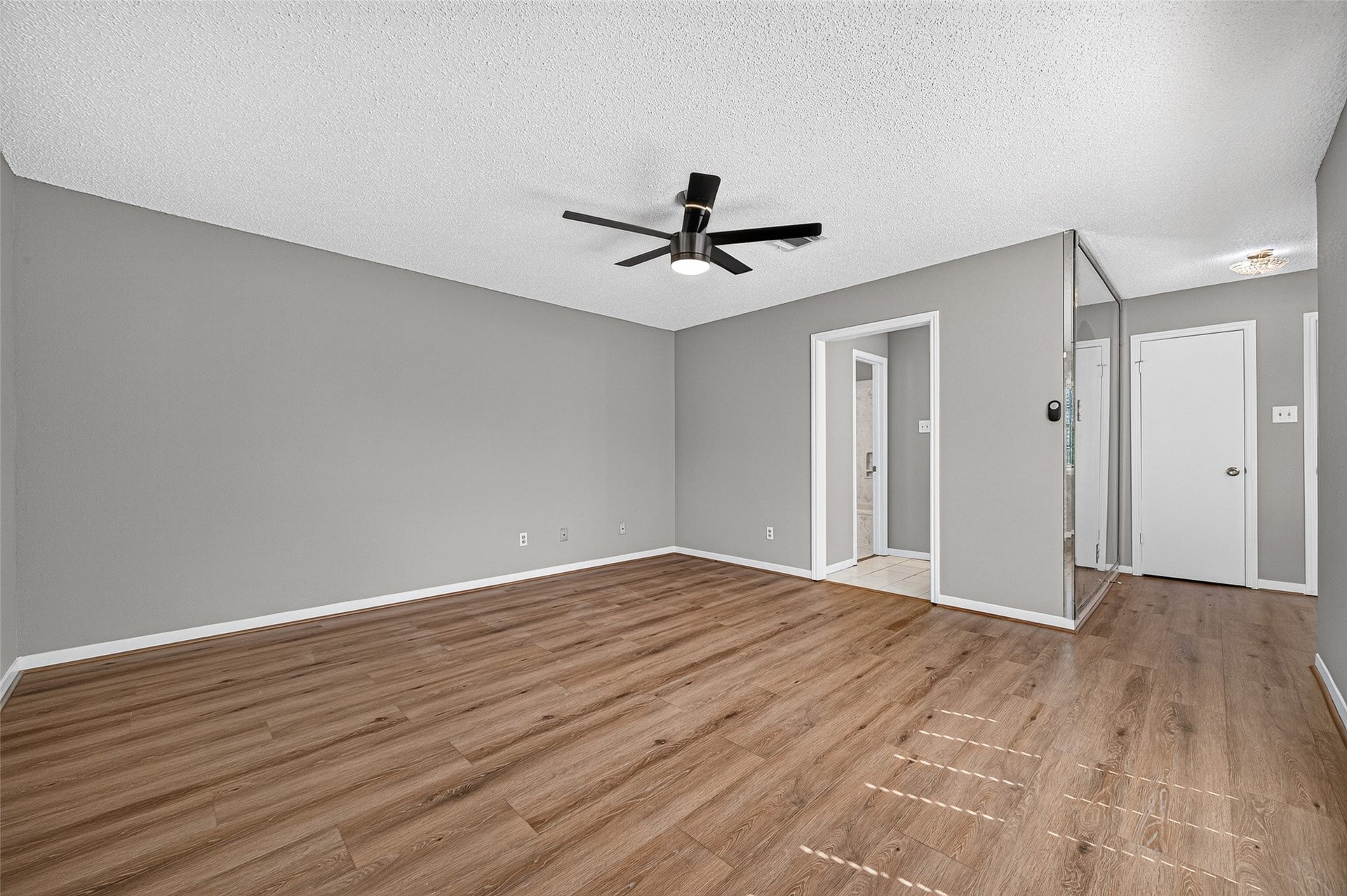 3022 Mosby Drive, Sugar Land, TX 77479 master bedroom