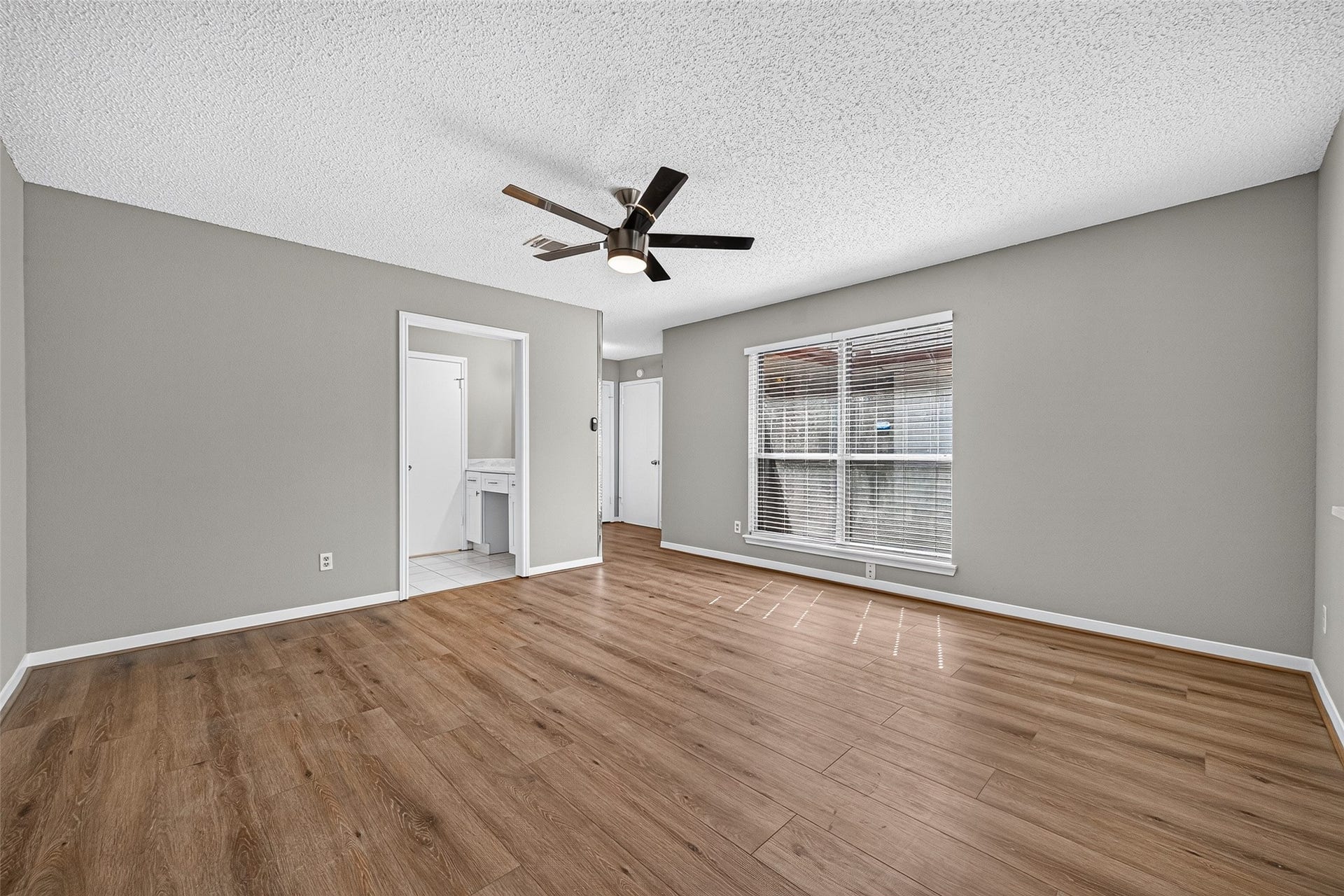 3022 Mosby Drive, Sugar Land, TX 77479 master bedroom