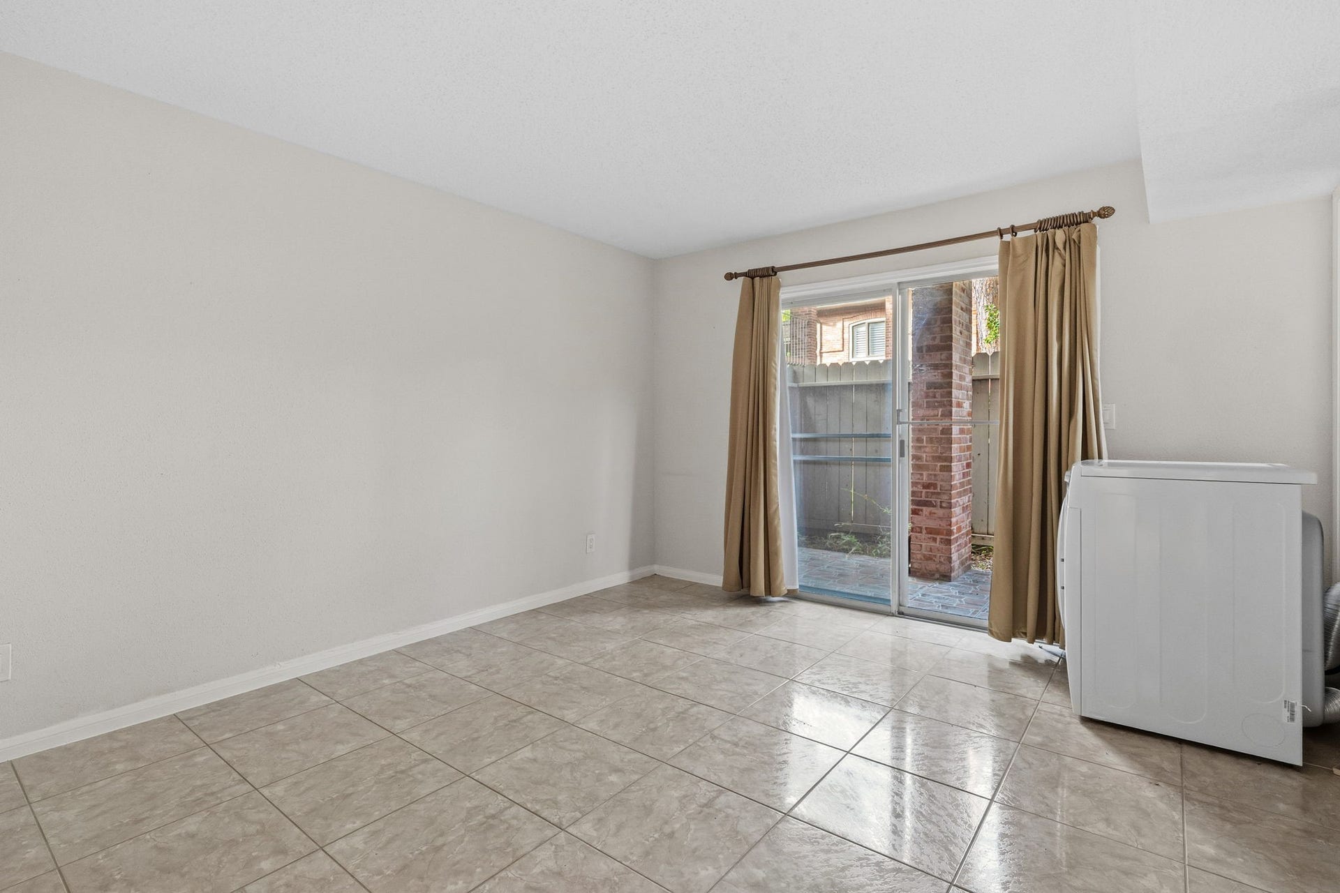 6423 Bayou Glen Road, Houston, TX 77057