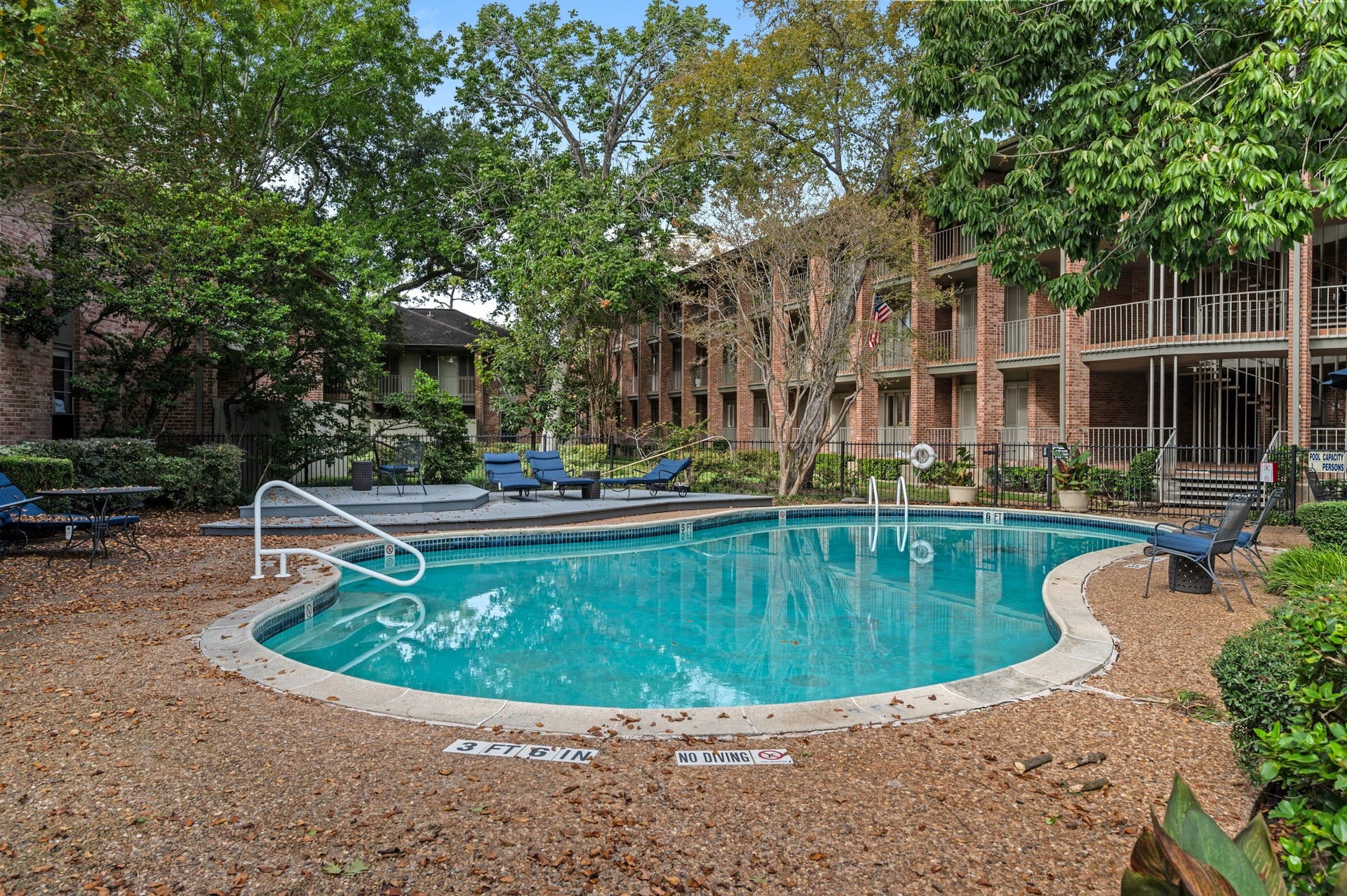 6423 Bayou Glen Road, Houston, TX 77057