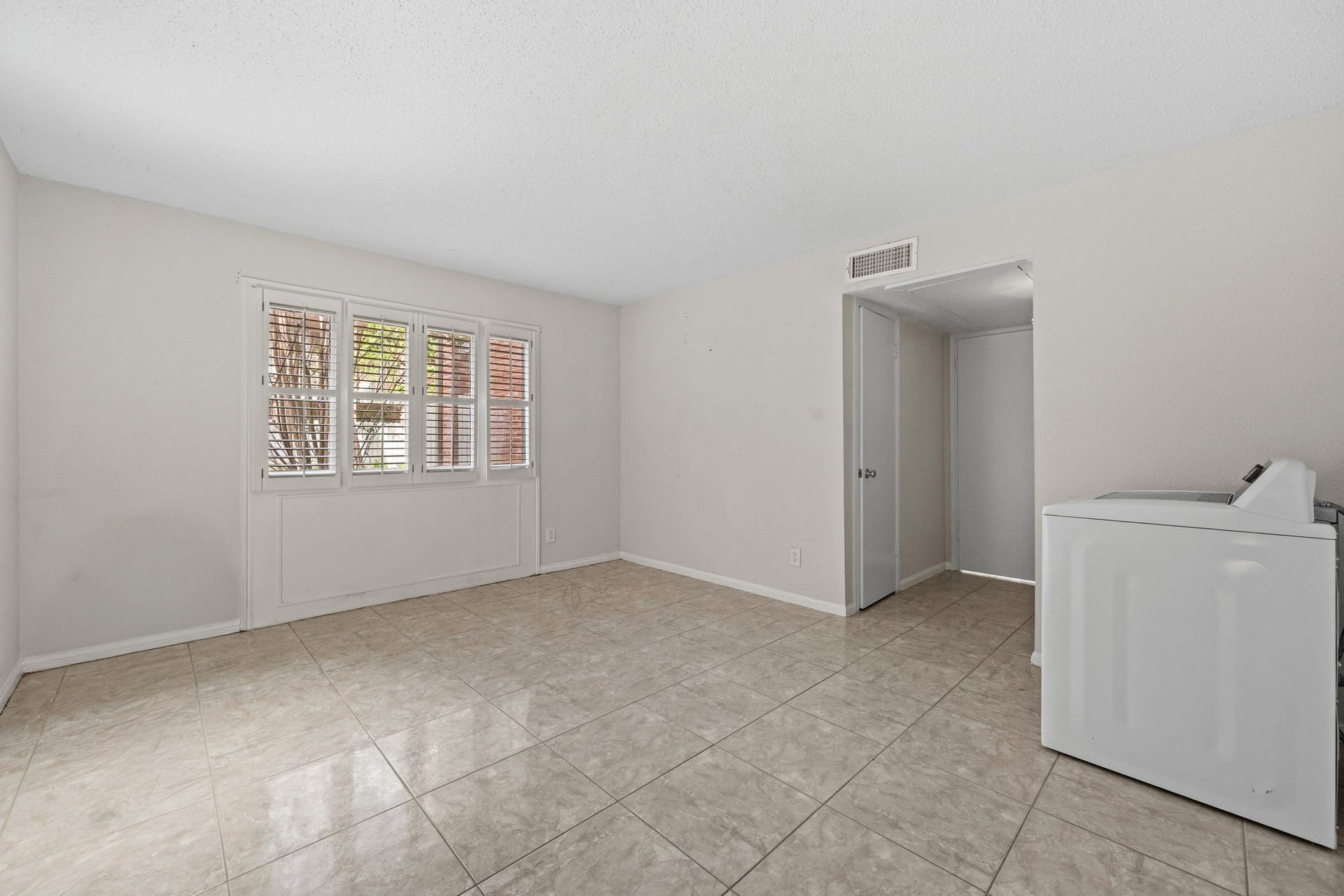 6423 Bayou Glen Road, Houston, TX 77057