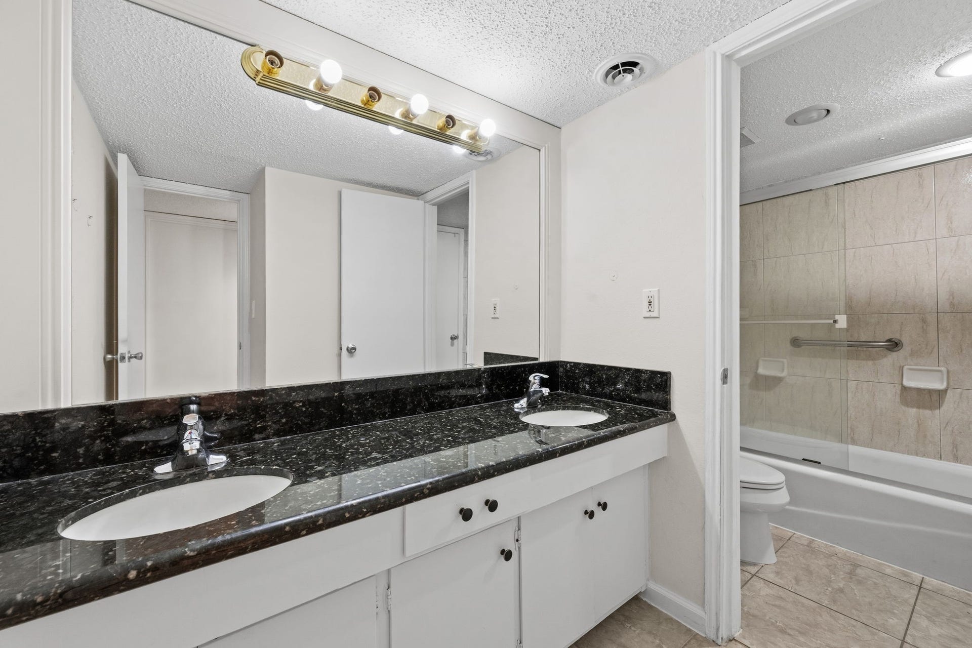 6423 Bayou Glen Road, Houston, TX 77057
