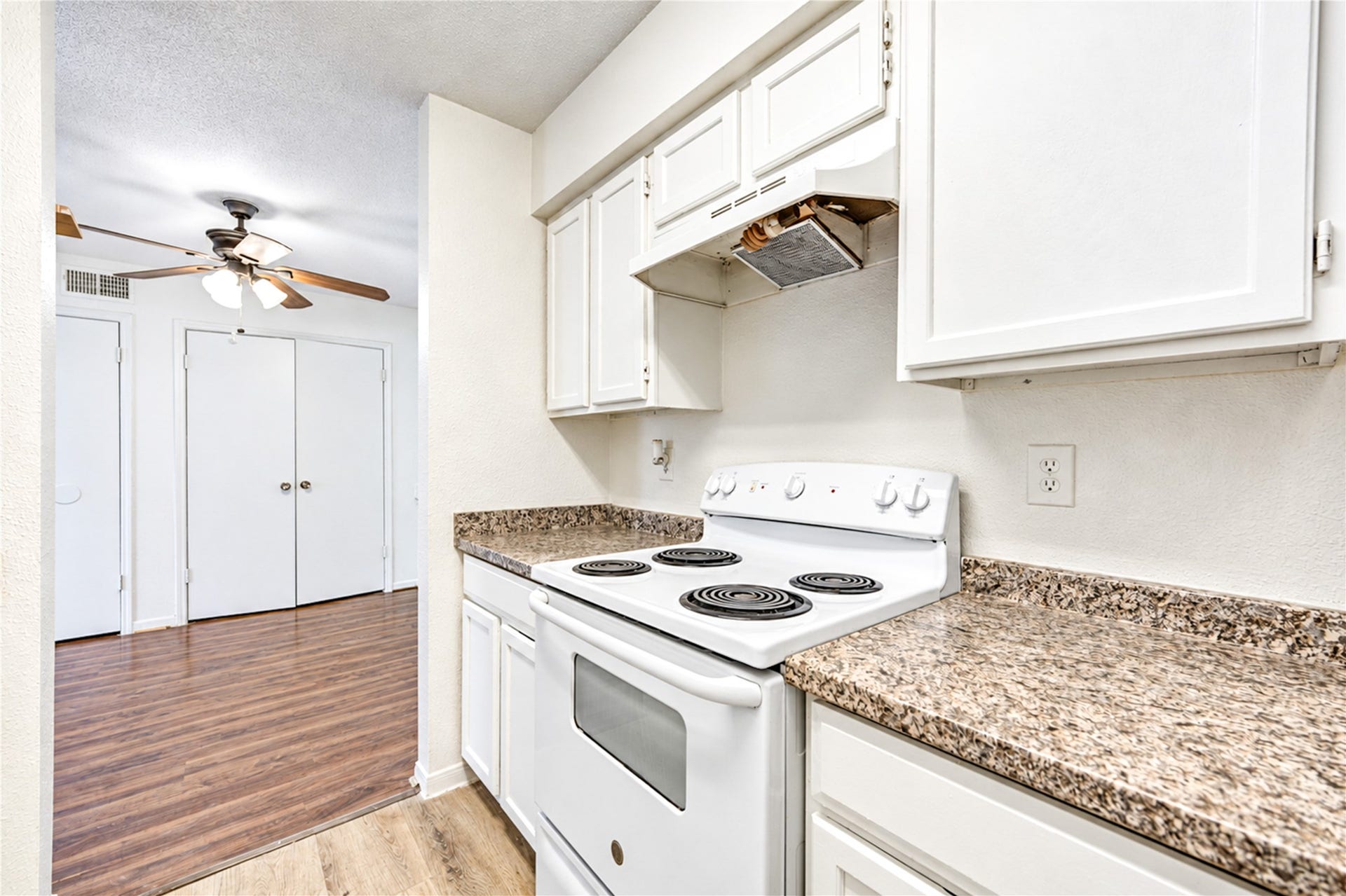 6606 De Moss Drive, #1602, Houston, TX 77074 6606 De Moss Drive, #1602, Houston, TX 77074
