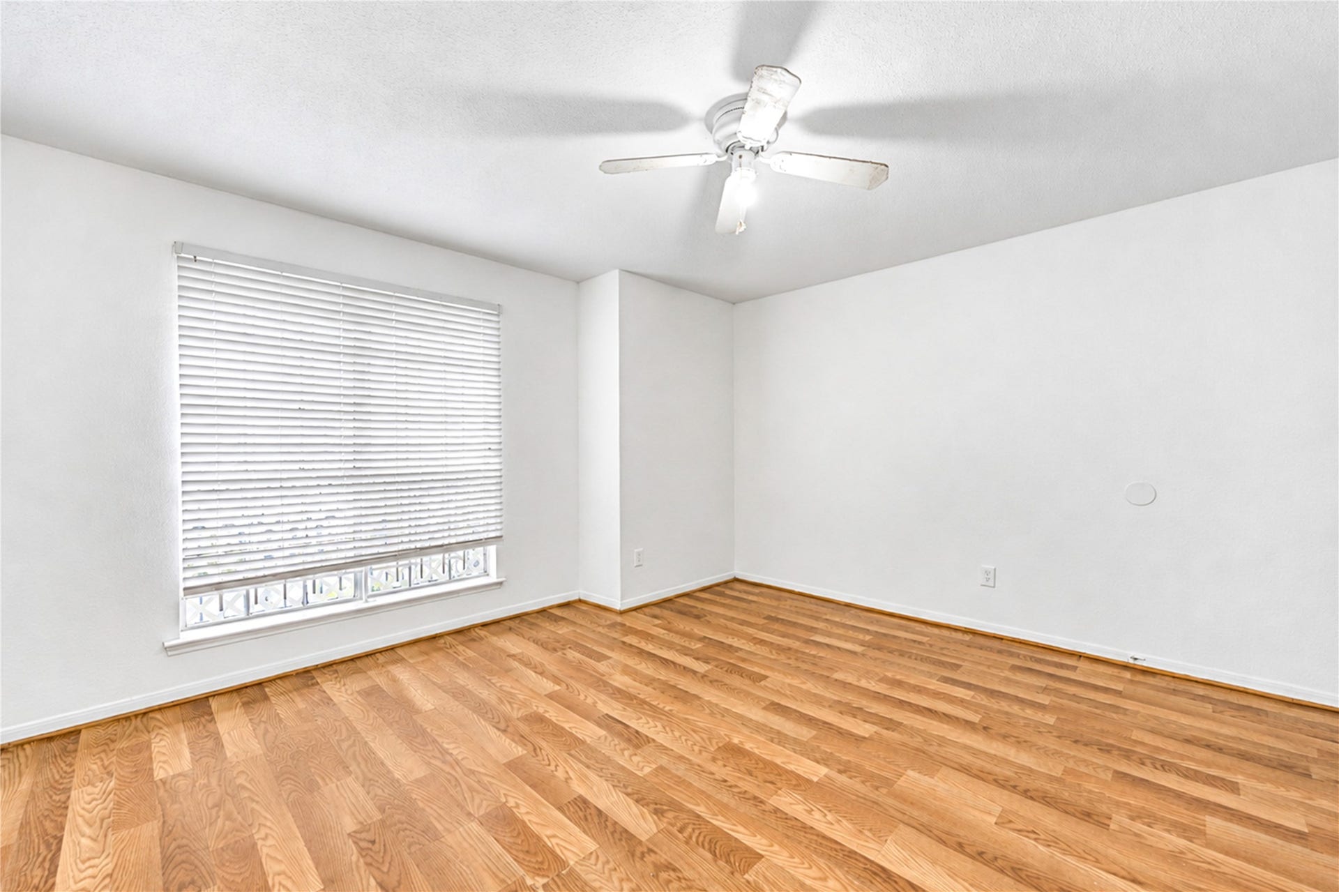 6606 De Moss Drive, #1602, Houston, TX 77074 6606 De Moss Drive, #1602, Houston, TX 77074