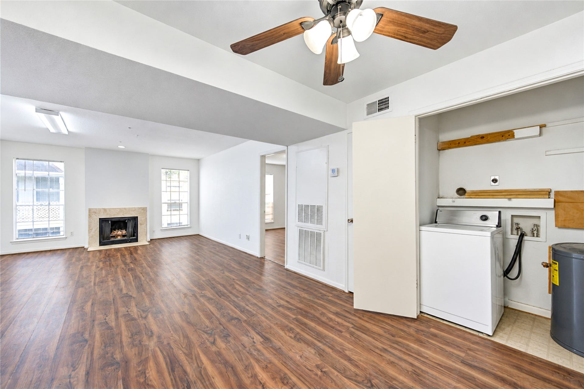 6606 De Moss Drive, #1602, Houston, TX 77074 6606 De Moss Drive, #1602, Houston, TX 77074