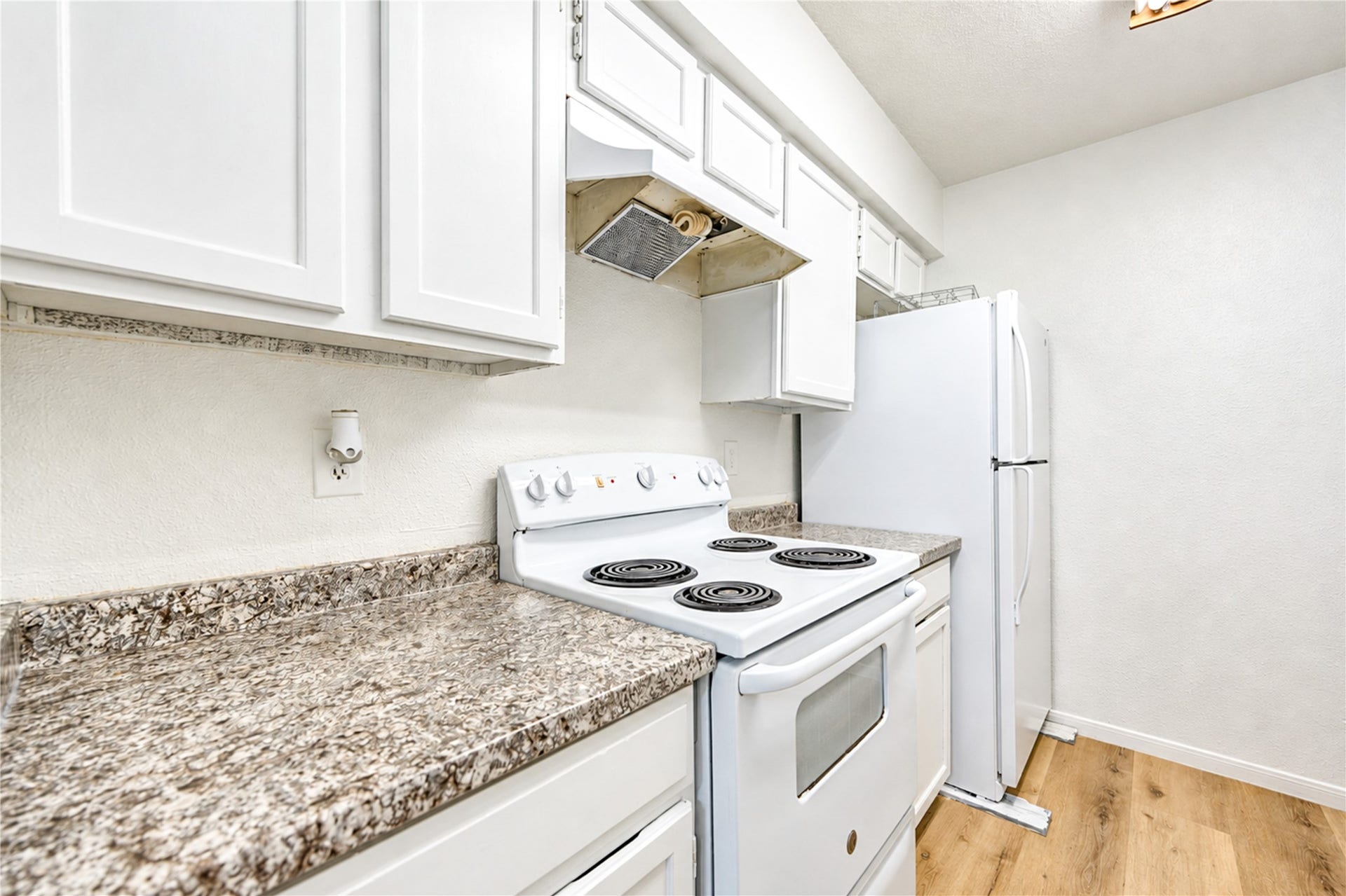 6606 De Moss Drive, #1602, Houston, TX 77074 6606 De Moss Drive, #1602, Houston, TX 77074