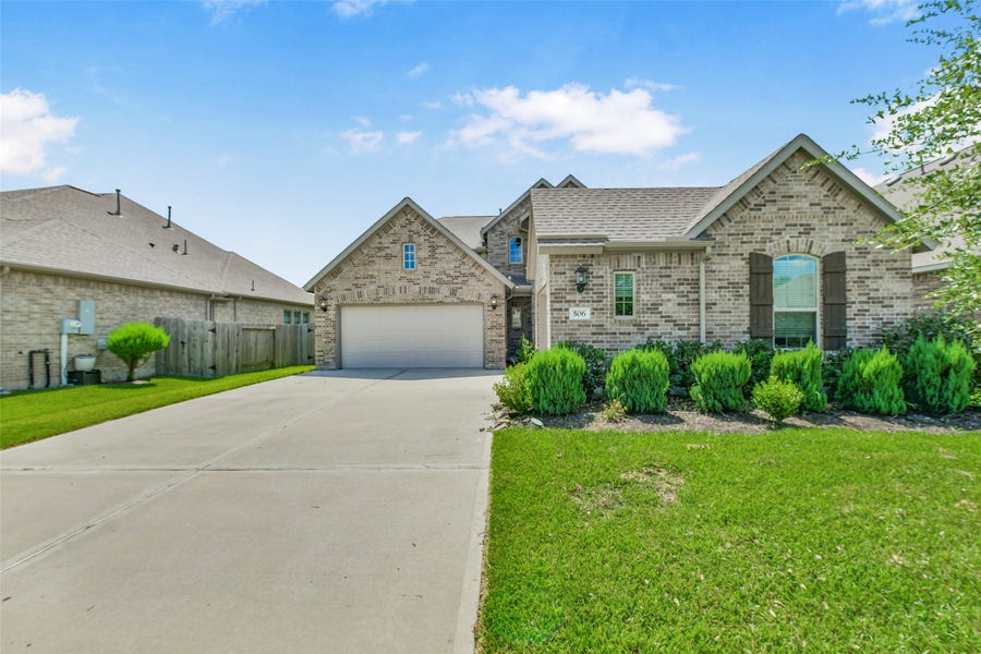 Property photo for 506 Campbell Drive, League City, TX