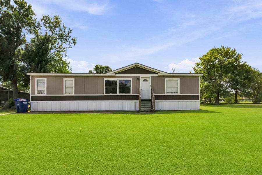 Property photo for 7126 Mourning Drive, Baytown, TX