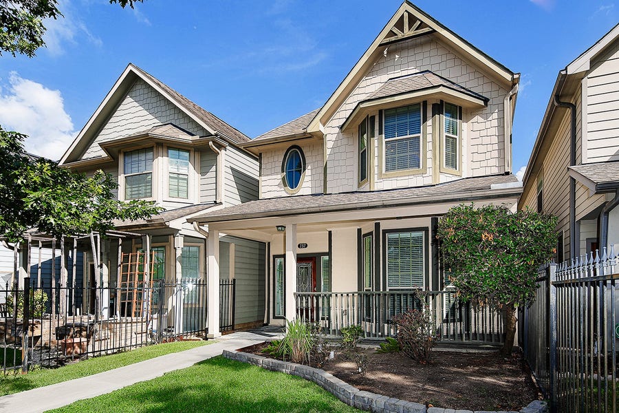Property photo for 737 W 20th Street, Houston, TX