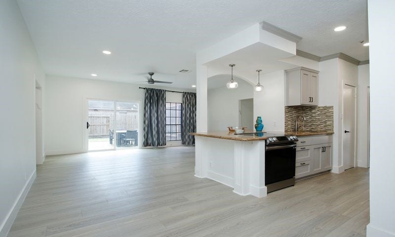 8006 Albin Lane, Houston, TX 77071 8006 Albin Lane, Houston, TX 77071
