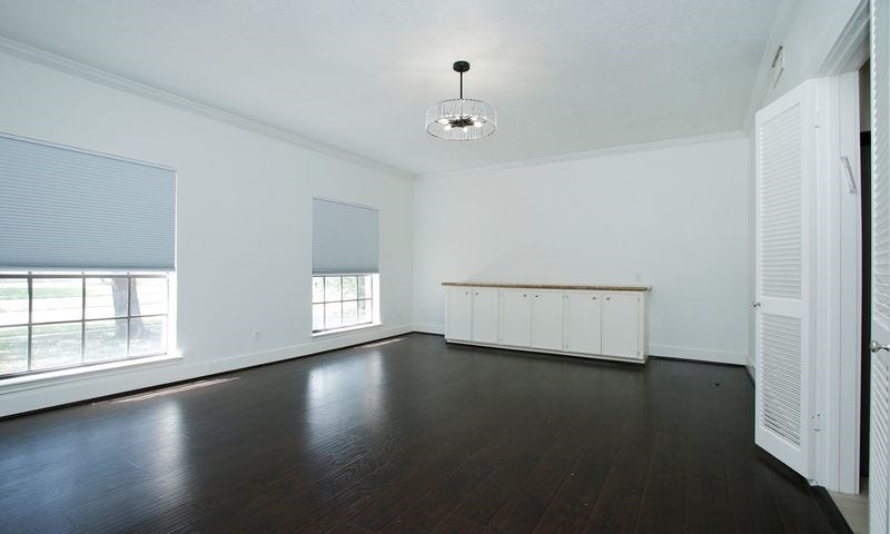 8006 Albin Lane, Houston, TX 77071 formal dinning room with a built in 8x2 granite top credenza